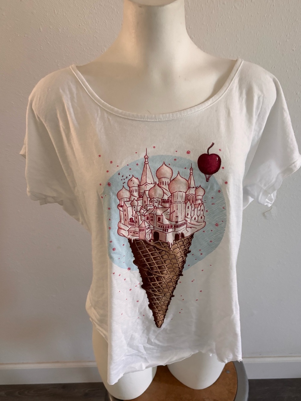 Threadless Ice Cream Castle Top 🍦 🏰 - Picture 1 of 5